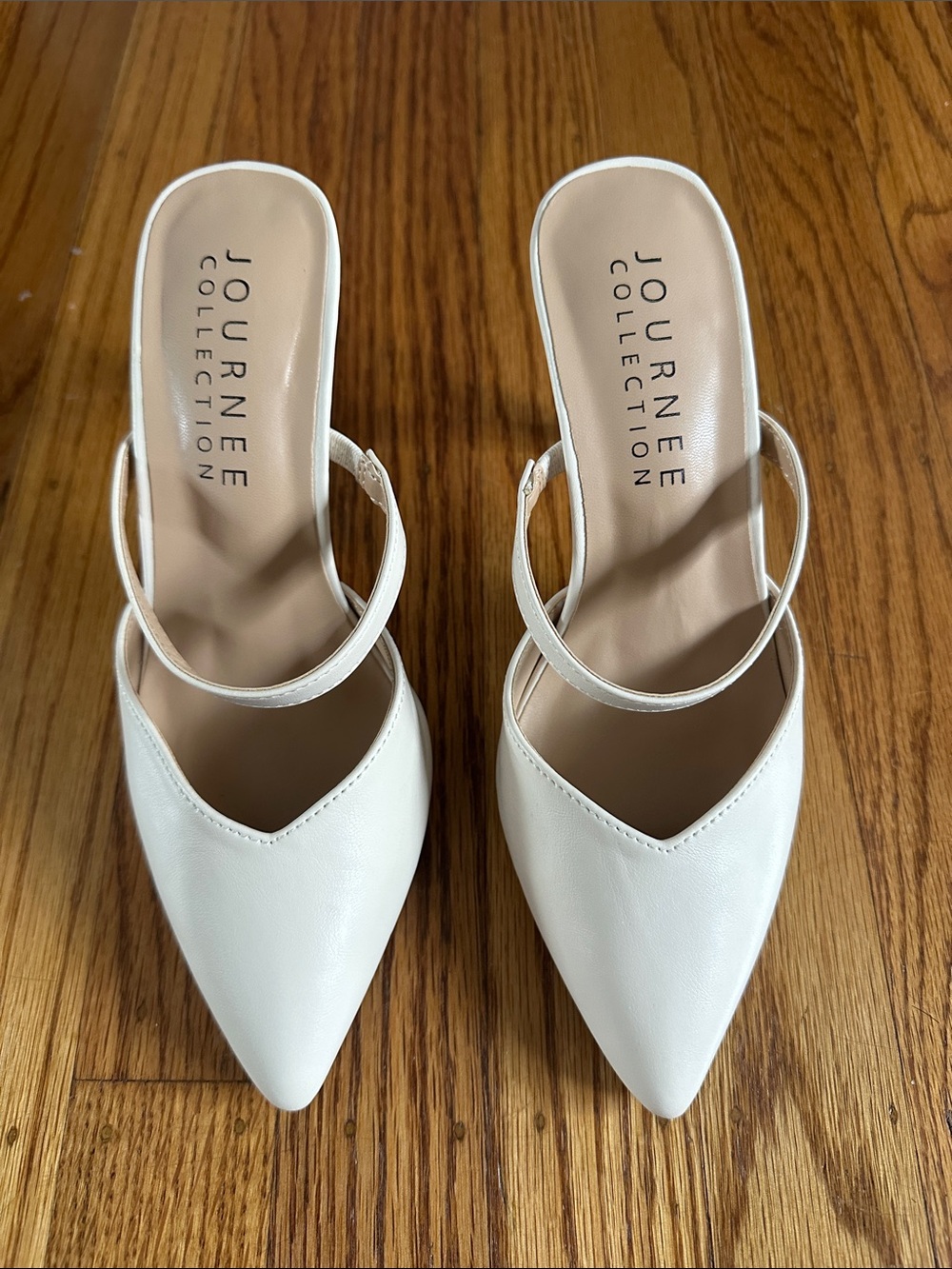 Journee Collection White Pointed Slingback Mules